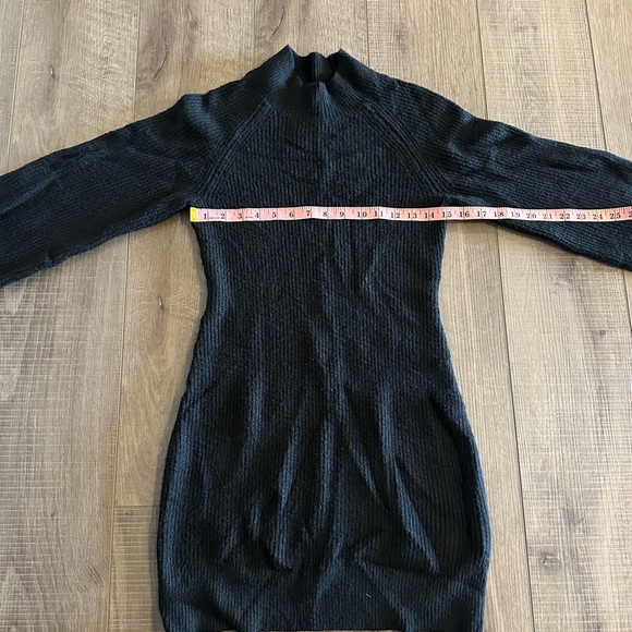 Abercrombie & Fitch Sweater Dress - Picture 7 of 8
